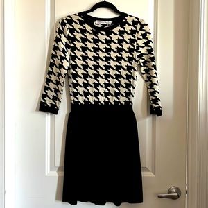 Authentic Christian Dior Houndstooth women’s dress. Size 6